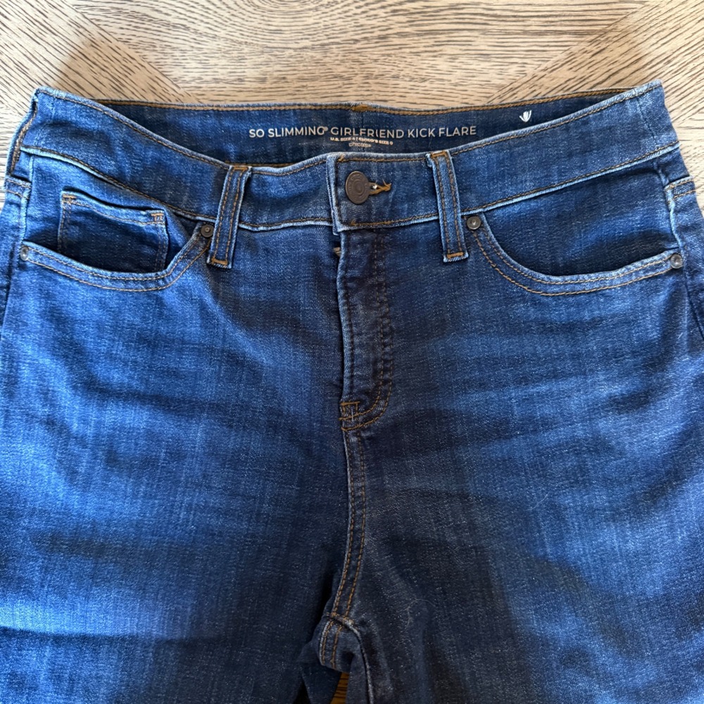Chicos So Slimming Girlfriend Kick Flare Jeans Dark Wash Blue Denim Size 0 / 4 - Picture 2 of 10
